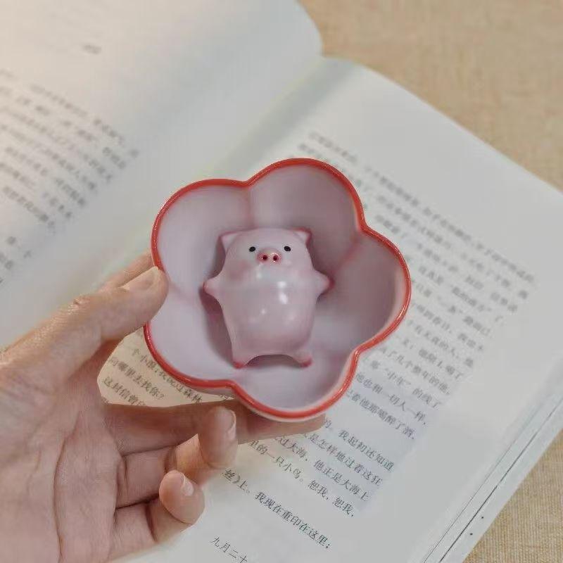 Little Pig Spit Bubbles Under Bottom Funny Teacup Procelain Water Cups Mug Cartoon Ceramic Tea Cup Lying pig blowing bubbles Cup