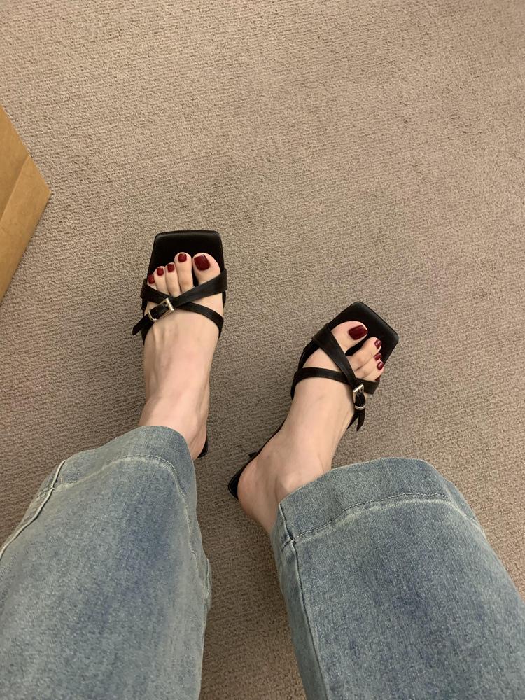 French stunning evening breeze cross belt with open-toed sandals women s 2025 new casual high heels cool slippers 35 2794₽