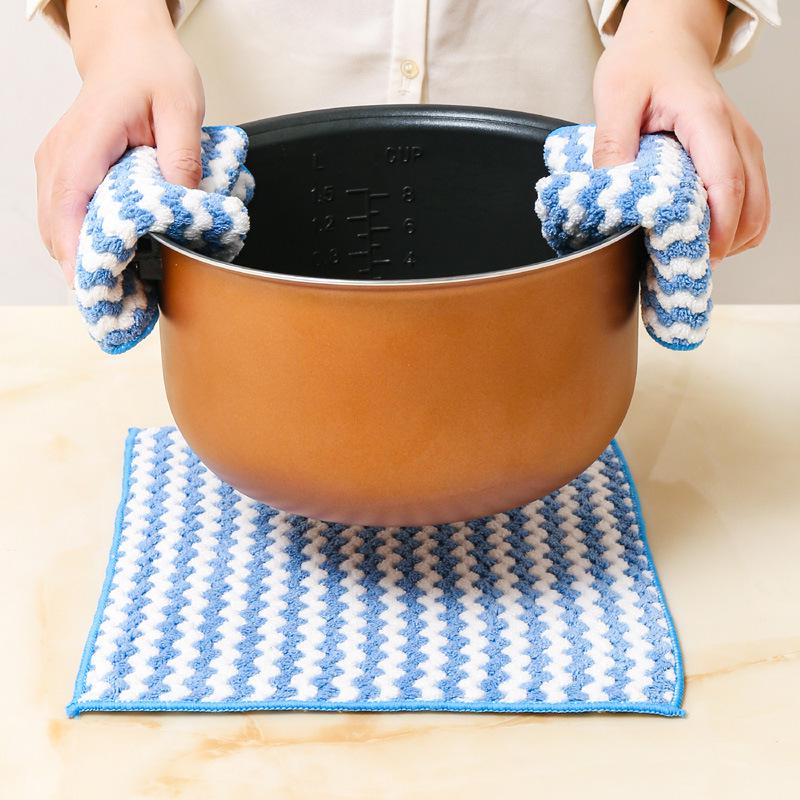 Cationic Coral Fleece Dishcloth – Non-Stick Oil Scouring Pad with Wavy Pattern