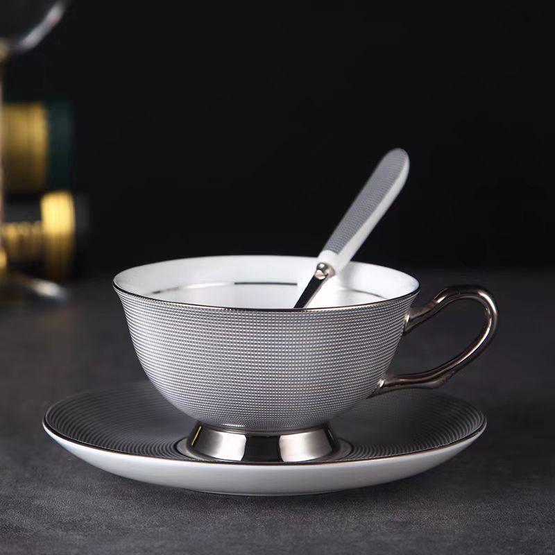 200ml Europe Oil Painting Bone China Coffee Cup Mug Plate Spoon Set Luxury Elegant Mug Porcelain Tea Cup Teaware Party Drinkware