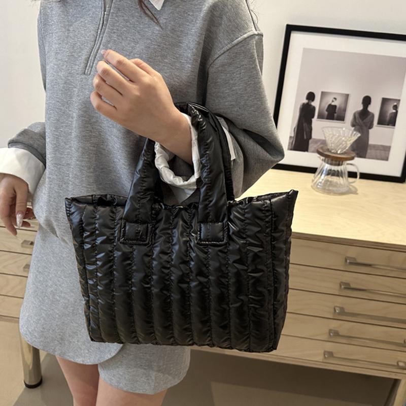 Large Capacity Quilted Tote Bag for Women Elegant Padded Solid Color Shoulder Bag for Vacation Casual Commuting Handbags
