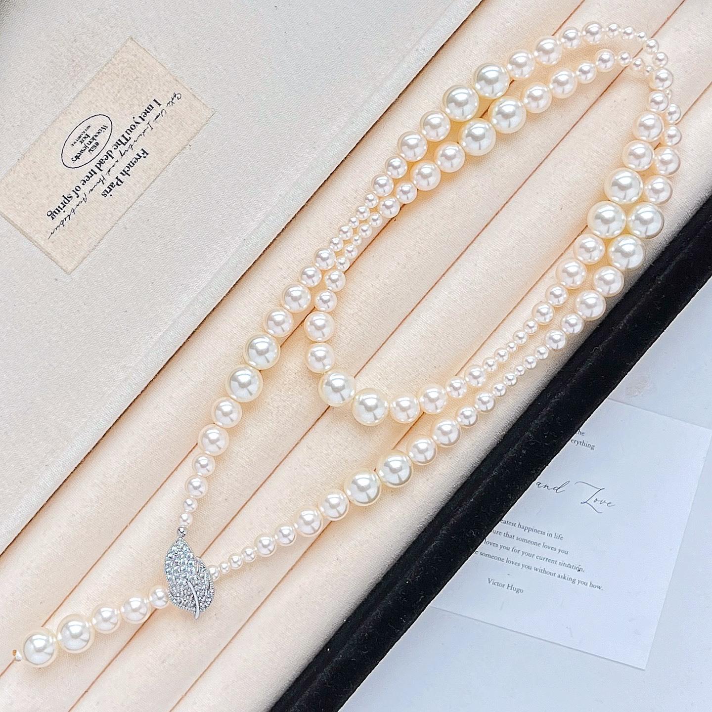 

High Quality 650 Warm White Gradual Change Smile Necklace Collarbone Chain Neck Chain Sweater Chain Women