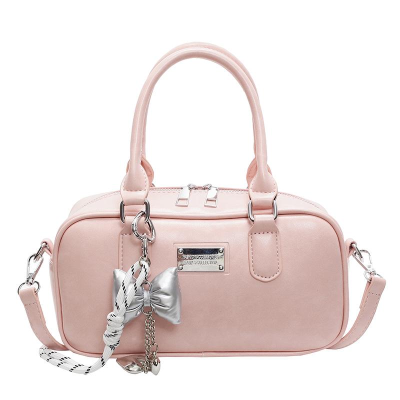 2025 new Korean version fashion simple commuter gloves bowling bag commuter versatile niche trend messenger women's bag