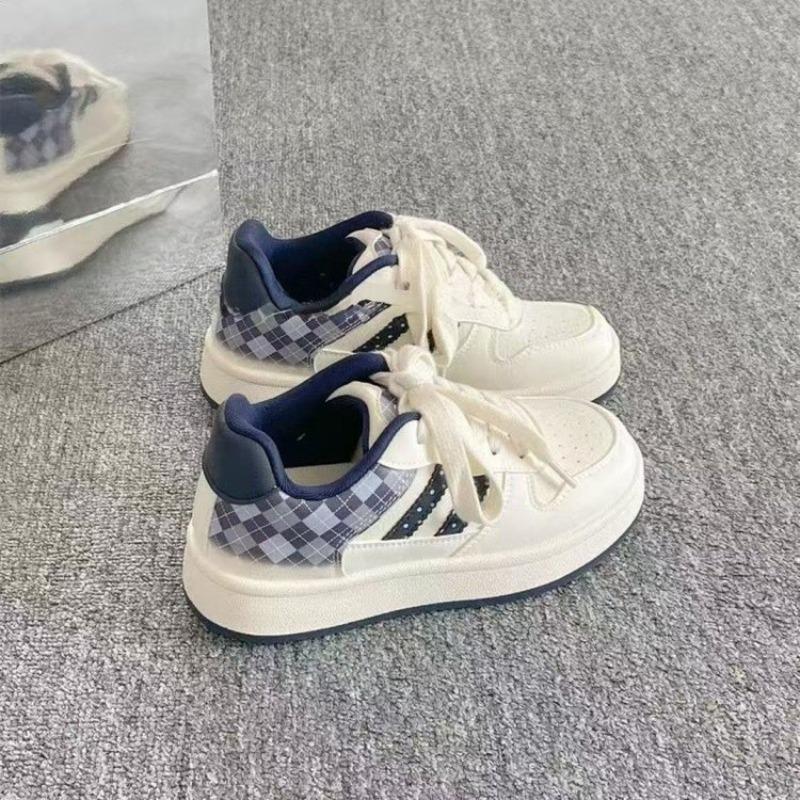 Design Sense Campus Style Board Shoes Women's New Platform White Shoes Versatile Student Casual Bread Shoes Tide