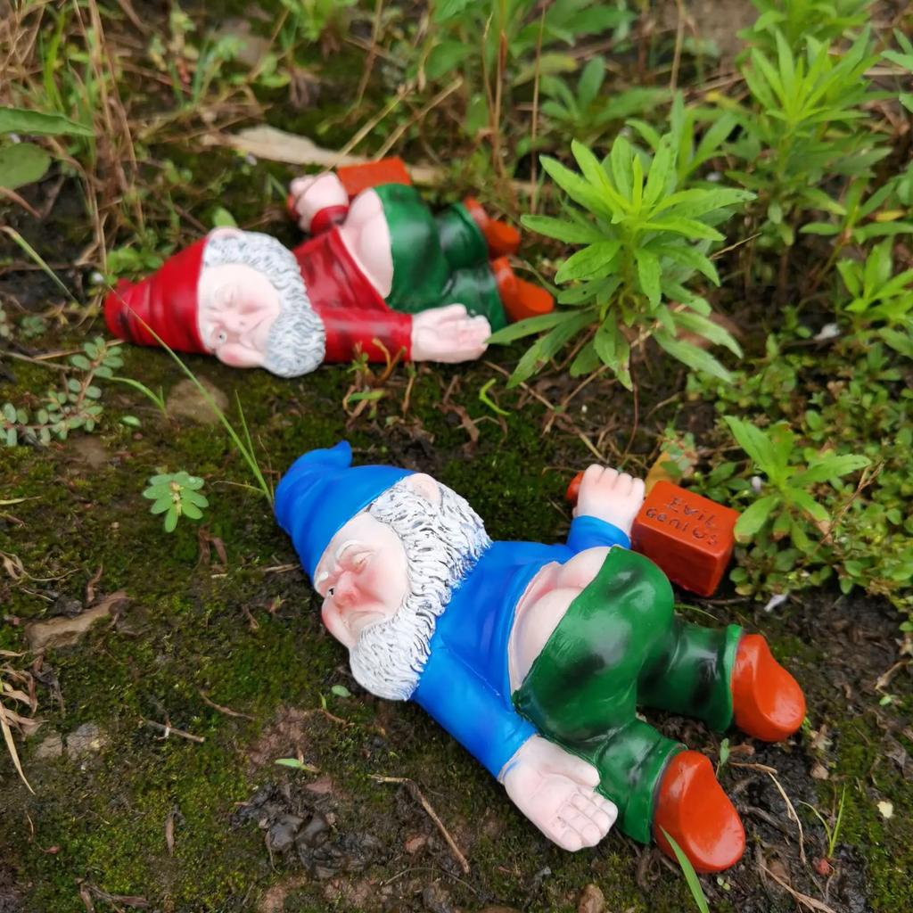 15CM Christmas Drunken Garden Gnome Funny Resin Statues for Home Decor  Whimsical Indoor Outdoor Ornaments EcoResin Weatherproof