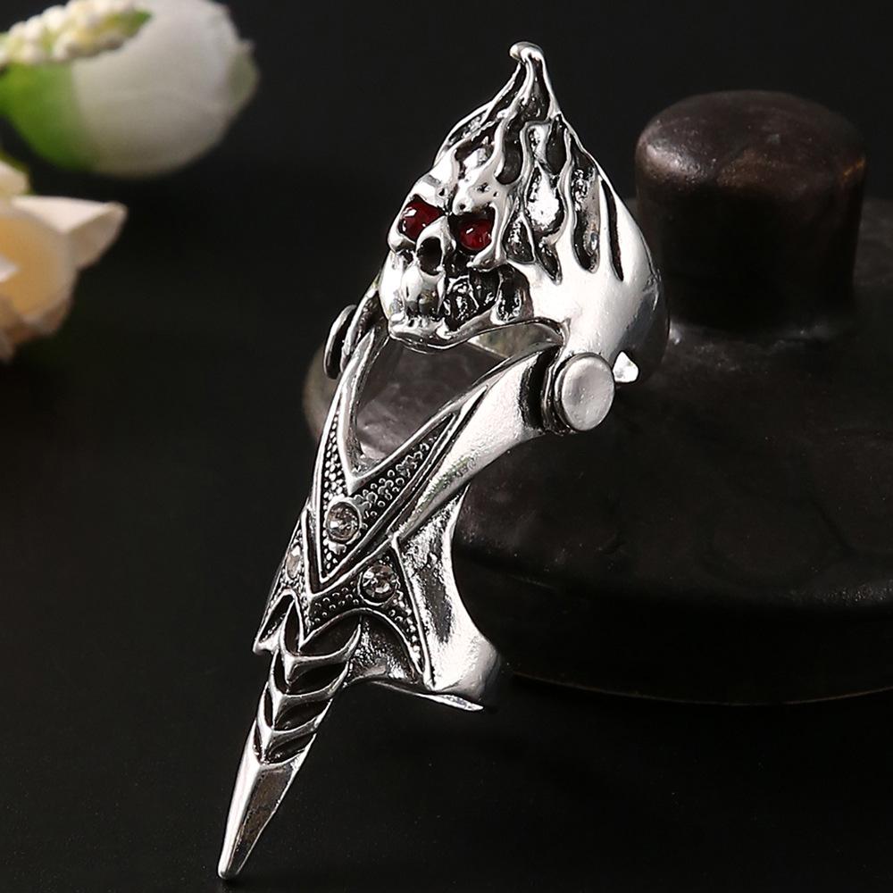 Domineering Dragon Skull Ring: Men's Fashion Jewelry with Bendable 8-Ring Joint Design