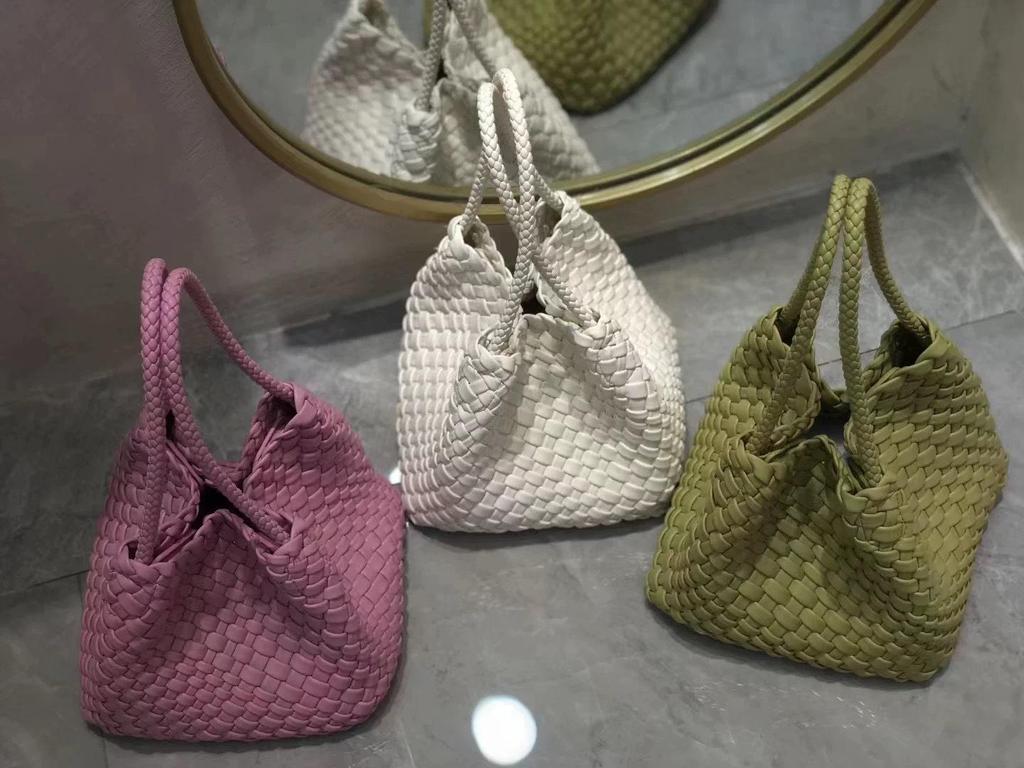 Niche Handmade Woven Dumpling Bag: 2025 High-End Drawstring Handbag & Mother-Child Market Bag