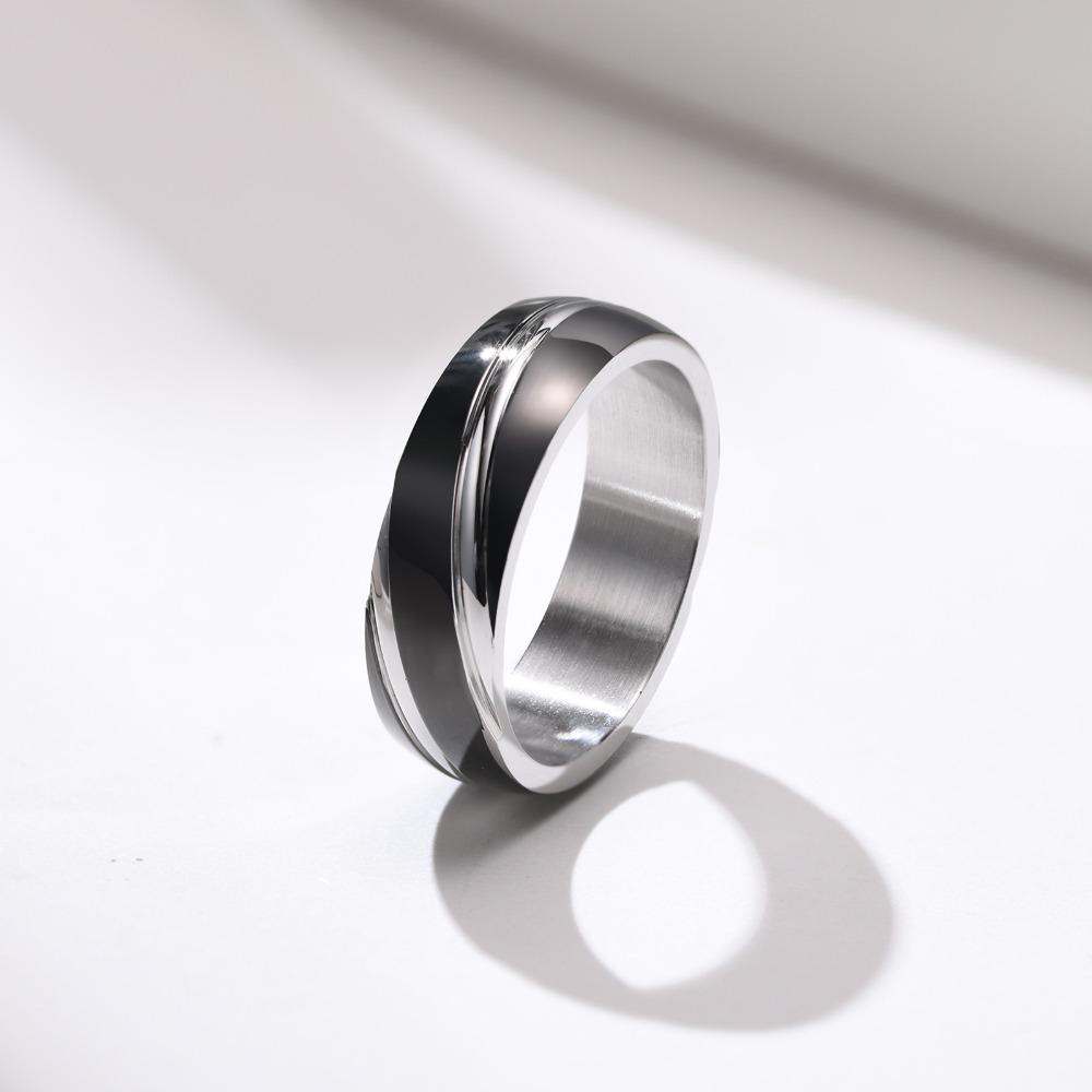 Bague Minimaliste en Acier Titane Acier Inoxydable Design Torsadé Alliance pour Homme Bijou Durable Cadeau pour Homme