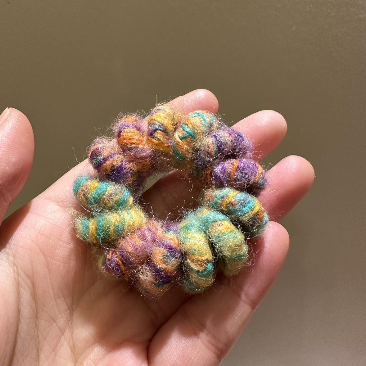 

Beautiful Colorful Yarn Hairbands for Women Telephone Coil Shaped Strong Elastic Hairbands Autumn Winter Headwear