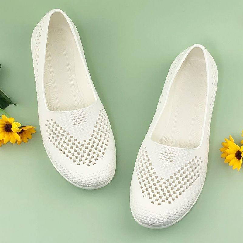 Summer New Women's Sandals with Anti Slip Hollow Out Breathable Flat Bottom Beach Shoes