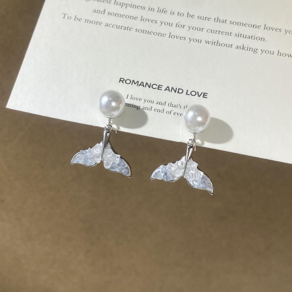Elegant Blue Crystal Butterfly Heart Earrings - High-End Light Luxury Stud Design