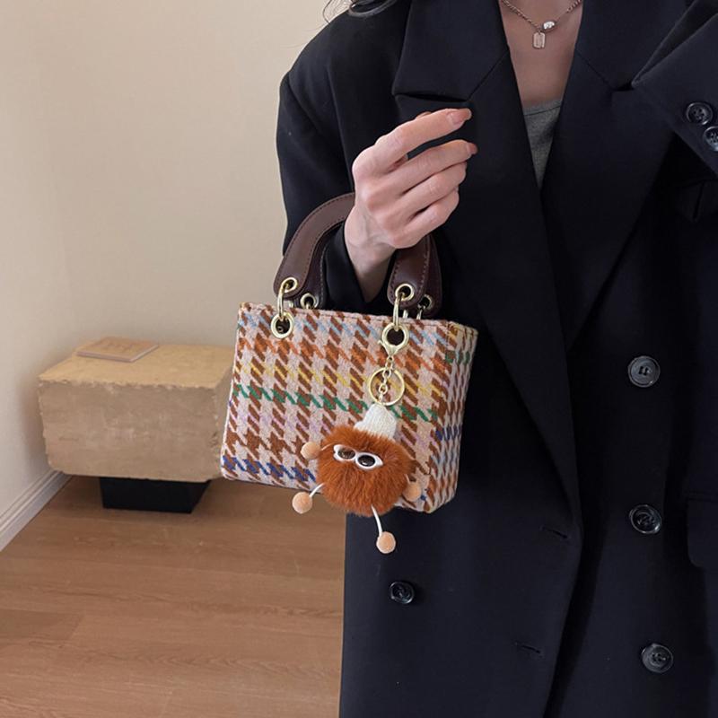 Jesienna i zimowa niszowa wełniana mała torba, prosta i wszechstronna torba na ramię na jedno ramię, torba retro w kratę księżnej Diany