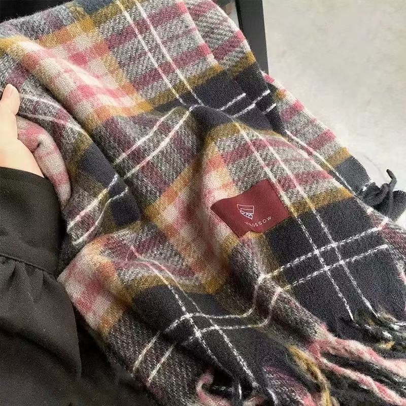 Christmas Wishes Festive Atmosphere New Year's Plaid Tassel Scarf Women's Winter Korean Version Versatile Thickened Warm Scarf Shawl