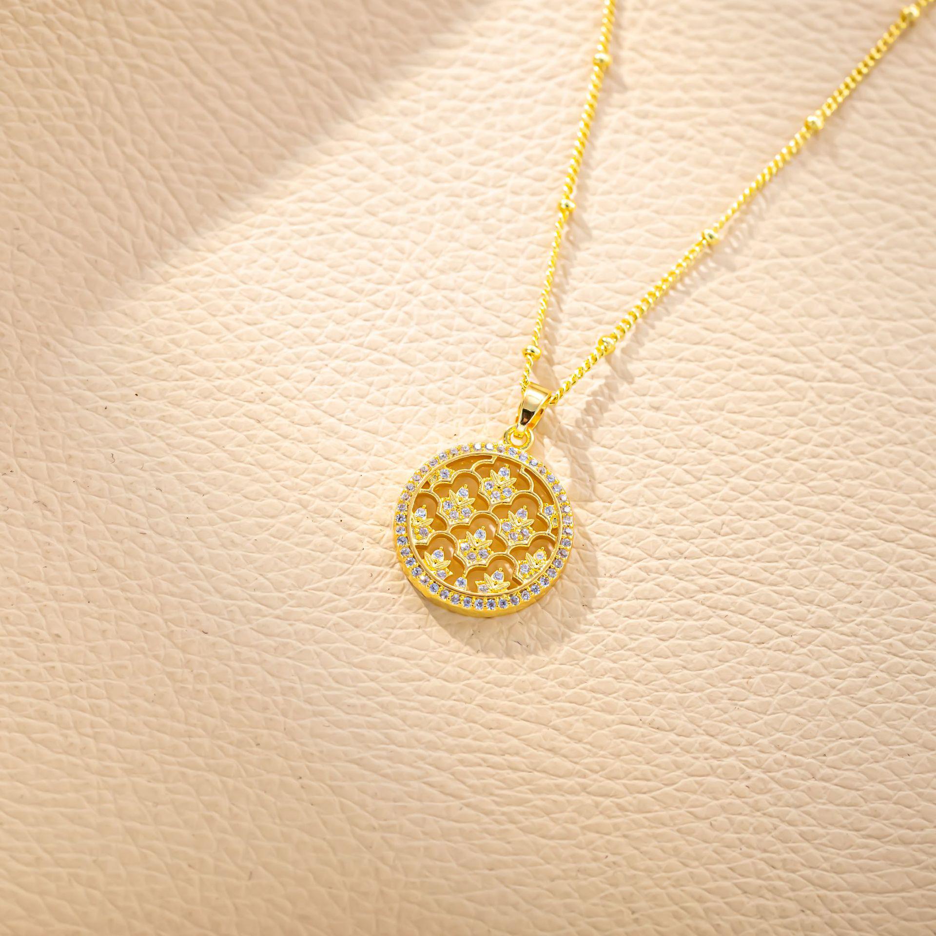 18K Gold European-Style Simulated Diamond Pendant Necklace with Platinum Micro-Paved Zircon
