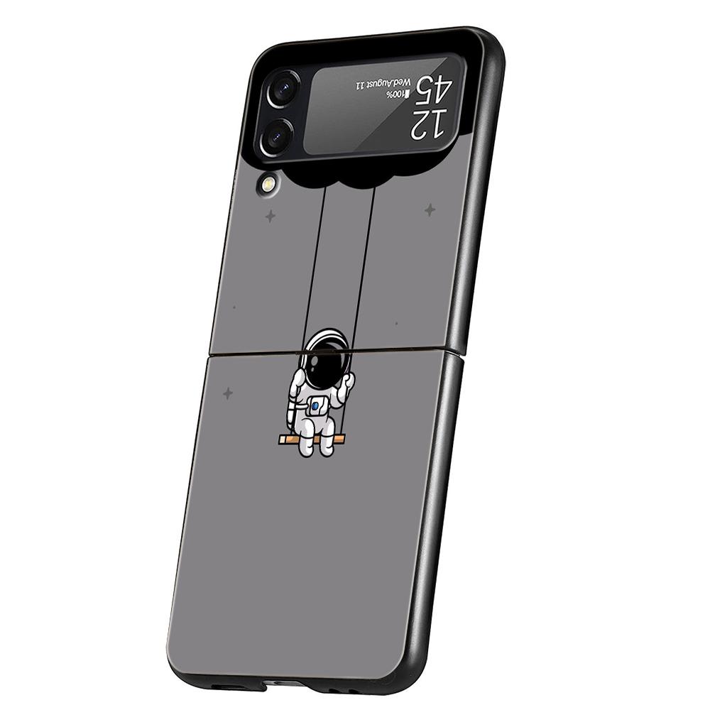

Lovely Astronaut Phone Case For Samsung Galaxy Z Flip 3 4 5 6 7 Hard Black Folding PC For Samsung Z Flip3 Flip4 Flip5 Cover Galaxy Z Flip 6