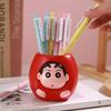 1 Stück Süßer Crayon Shin Chan Stiftehalter Make-up-Pinsel-Organizer Perfekt für Büro-Schreibtisch-Dekoration Kreative Aufbewahrung Stiftehalter