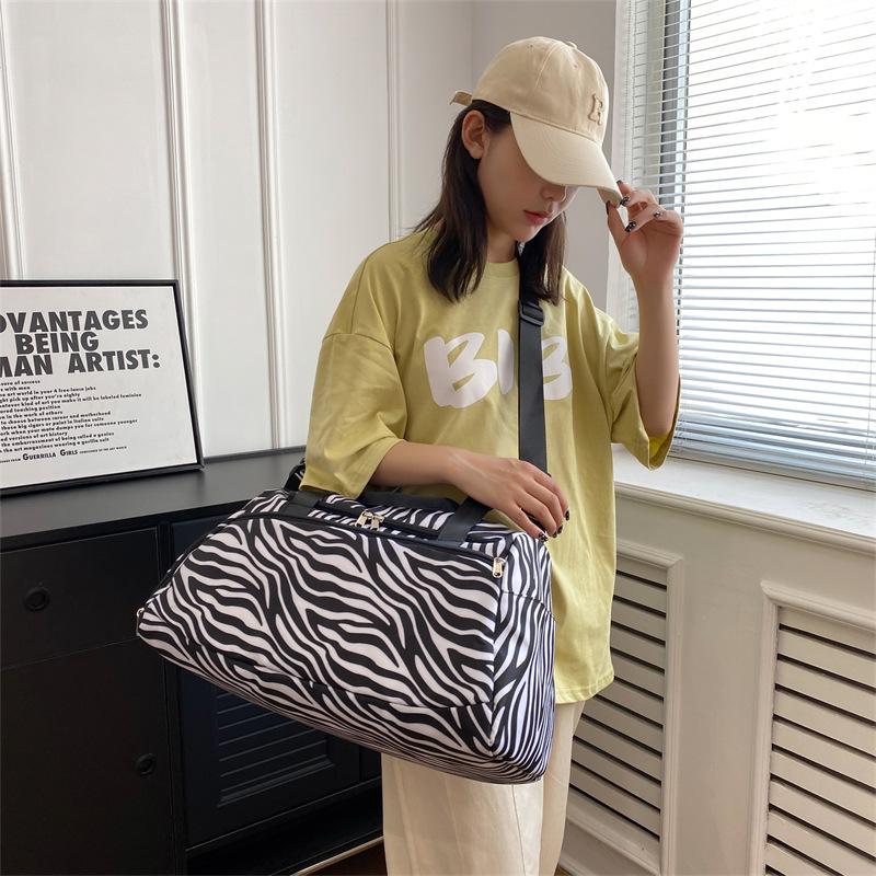 European and American cow pattern travel big bag anti-splashing Oxford cloth women's shoulder bag dry and wet separation fitness bag