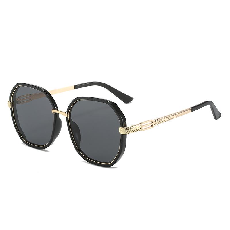 New ins street photography outdoor fashion trend styling sunglasses, versatile UV-proof sunglasses
