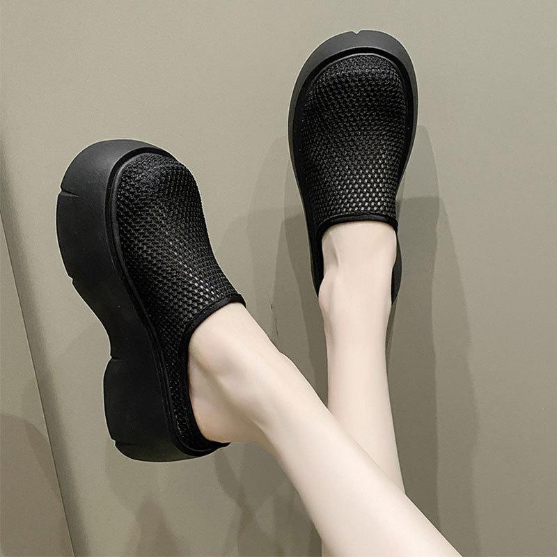 Thick bottom hole bag head slippers women wear 2025 summer mesh breathable new ins Internet celebrity lazy cool slippers