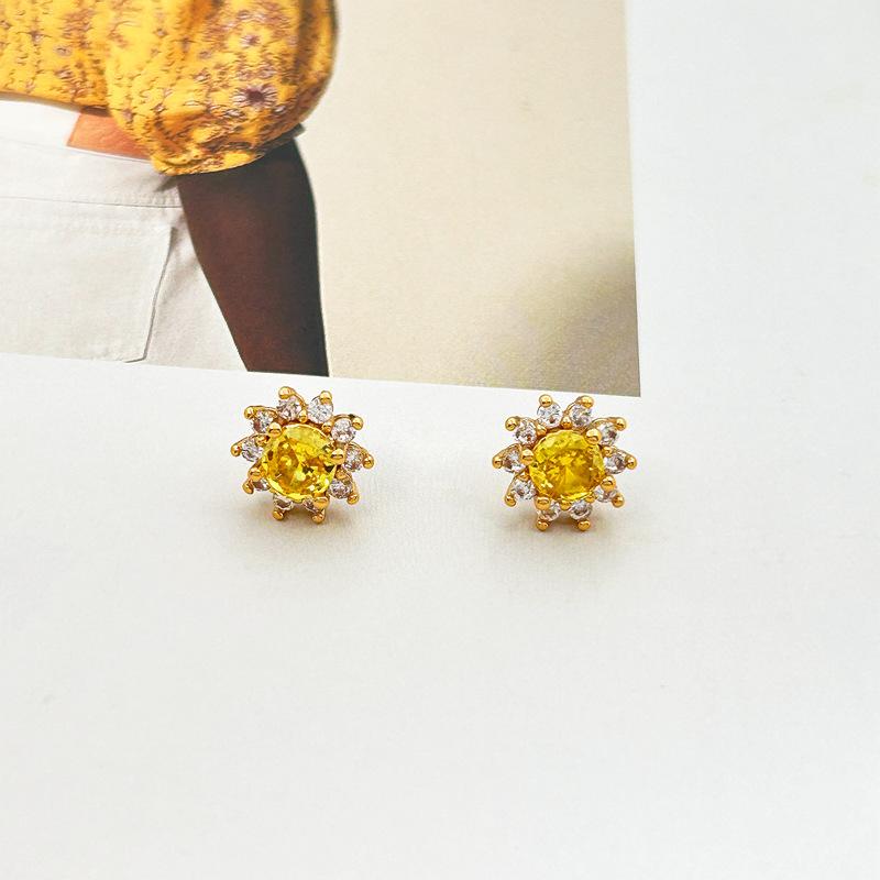 

Light Luxury Zircon Inlaid Baroque Stud Earrings, Full Of Diamond Flower Earrings, High-End Earrings. золотой