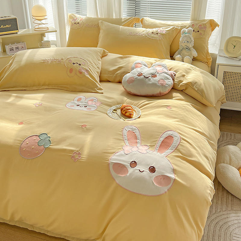 Four Seasons Universal Cartoon Style Four Piece Bedding Set Dormitory Three Piece Quilt Set Bed Sheet Simple Small Four Piece Set