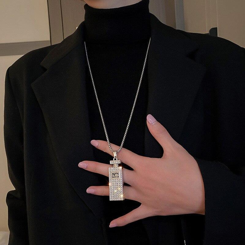 High Grade Trendy Stylish Geometric Metallic Long Pendant Necklace Necklaces Pendants Latest Temperament Sweater Chian JewelryFashion Pendant Necklace