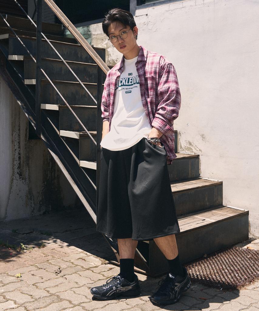 Beokeuldaun Oversized Graphic Check Shirt (Mixed Burgundy)