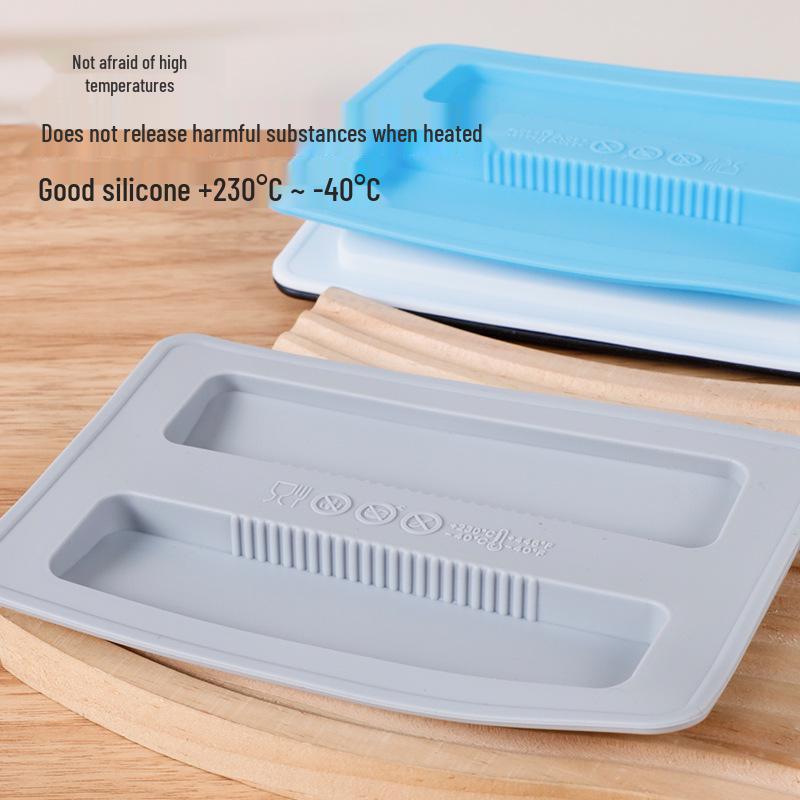 Automatic Toaster with Silicone Dust Cover for Breakfast