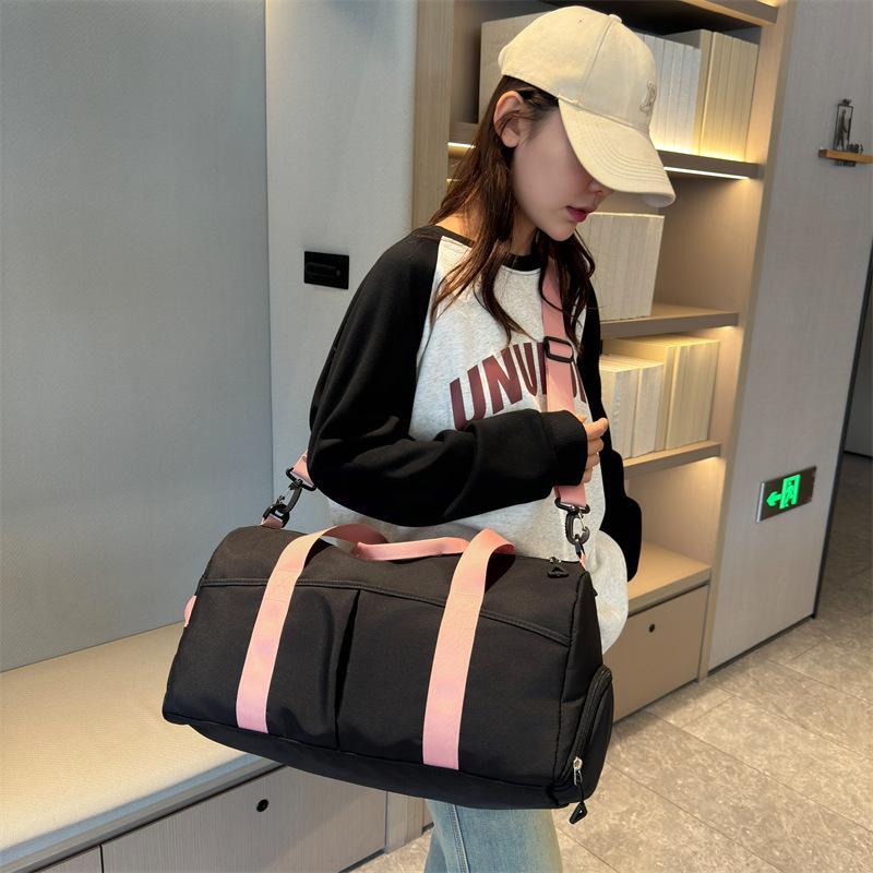 Travel bag, short-distance business trip, large-capacity duffel bag, delivery accommodation, storage bag, boarding can be set, tie rod portable