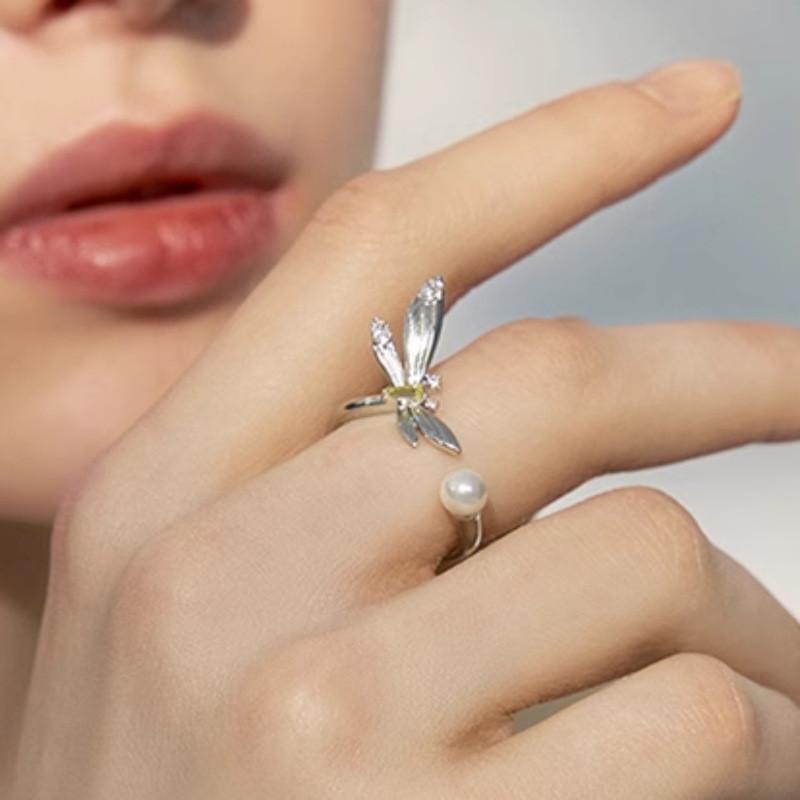 Classy Dragonfly Copper Pearl Ring For Women Stylish Geometric Design For Effortless Elegance