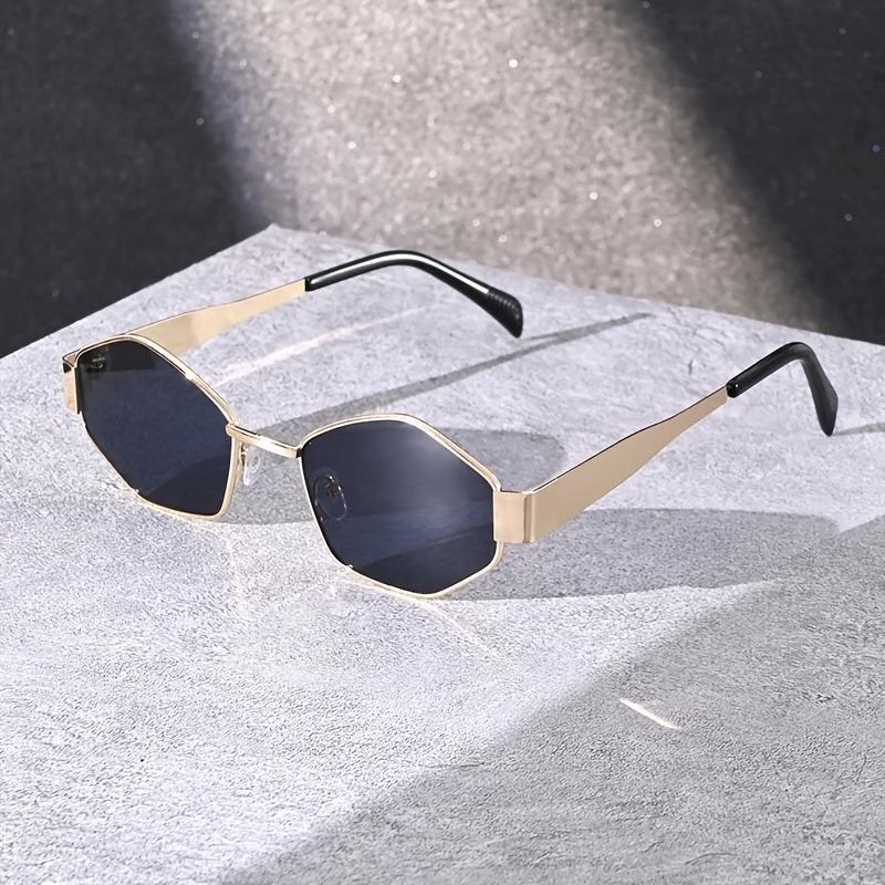 

Fashion Y2K Diamond Shaped Glasses for Women, Metal Frame Polygonal Retro Decorative Glasses Suitable for Daily Commuting