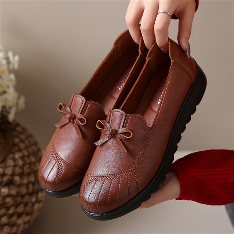 Nowe Wiosenne Mokasyny na Miękkiej Podeszwie Antypoślizgowe Buty Codzienne Damskie Wygodne Buty do Pracy Modne Klasyczne Codzienne Skórzane Buty dla Mamy