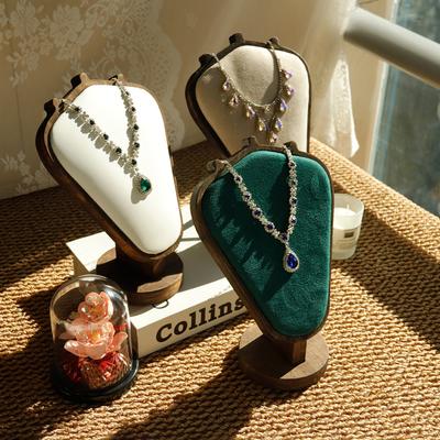 Confecționarea bijuteriilor – Ambalarea și prezentarea bijuteriilor