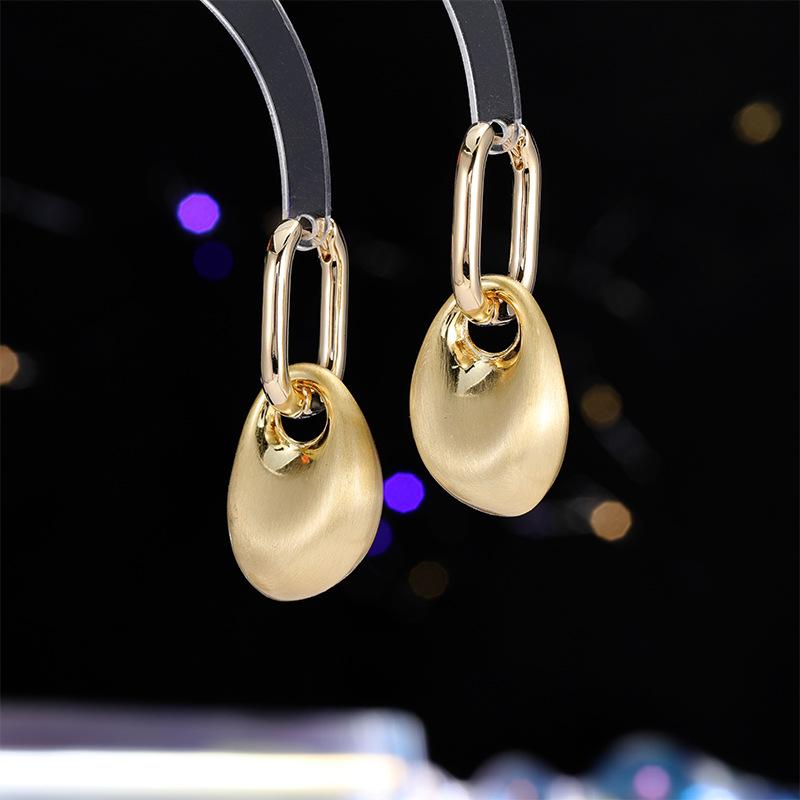 

Модный стиль, металлическая пряжка для ушей, легкие, роскошные, простые, высококачественные серьги, покрытые настоящим золотом, нестандартные серьги золотой