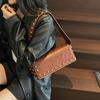 French Niche Rivet Bag Women's Retro All-match Commuting Stick Underarm Personalized Shoulder