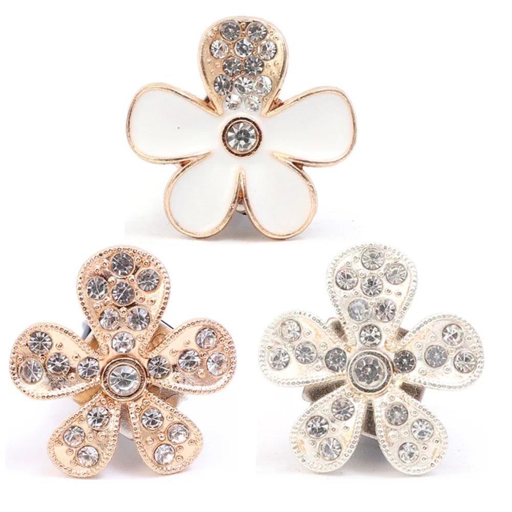 Car Air Outlet Decorative Clip Automatic Five Petal Imitation Diamond Flower Clip Car Interior Vent DIY Decoration Accessories