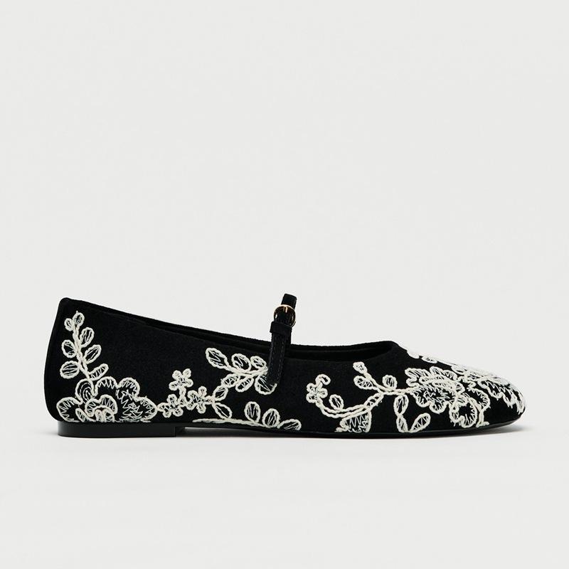 Fashion Retro Embroidered Flower Flat Ballet Shoes for Women 2025 Spring New French Round Head One Word Mary Jane Single Shoes Womens