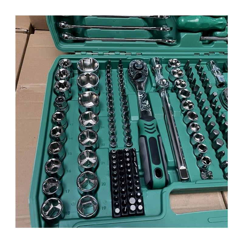 German 121-Piece Multi-Function Car Repair Socket & Ratchet Wrench Set