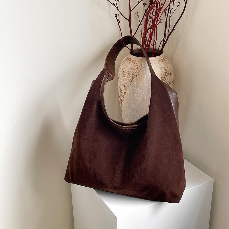 Fashion retro commuter shoulder bag autumn and winter bag women's new large-capacity texture casual tote bag tide