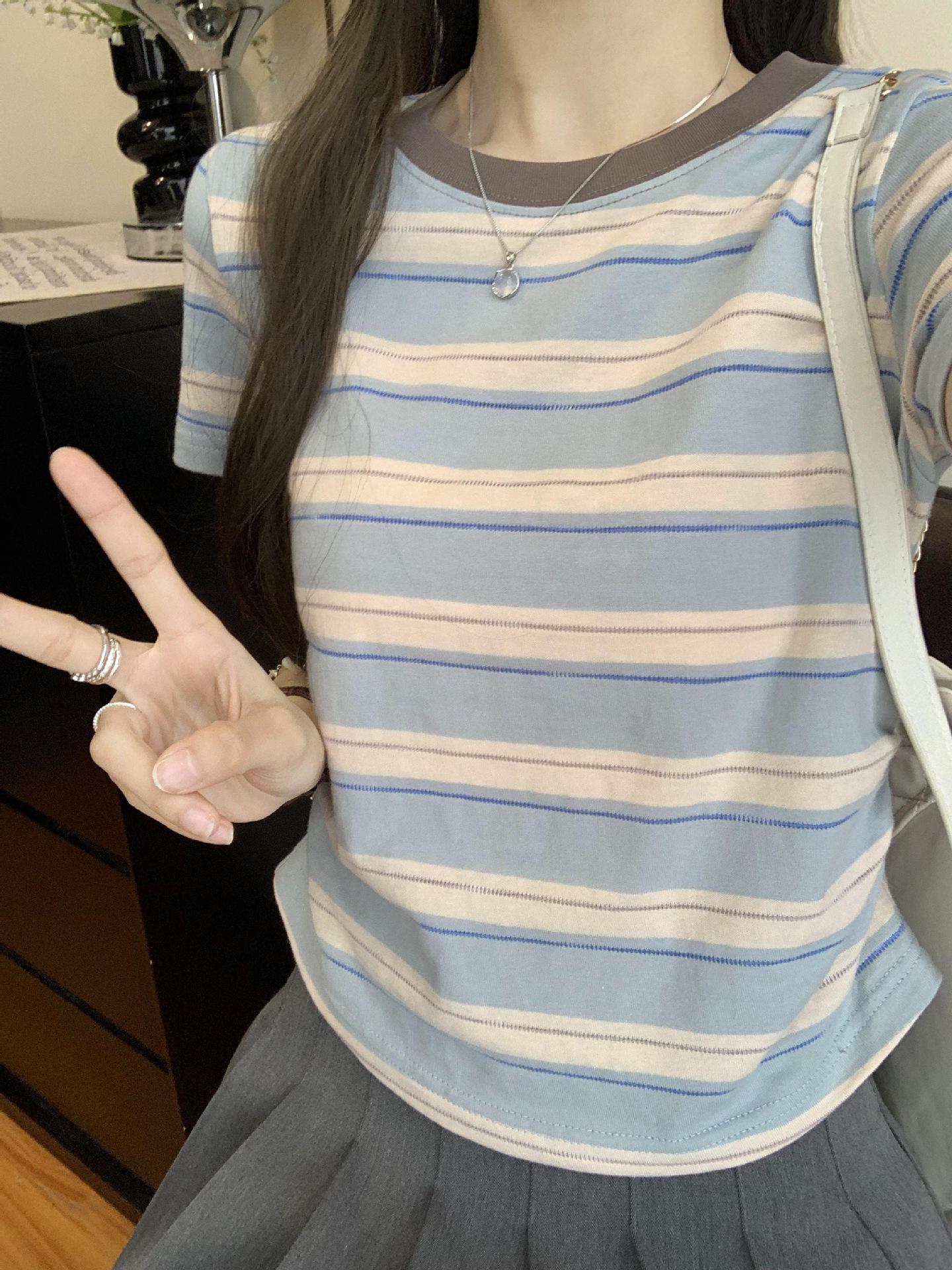 

Striped contrasting color front shoulder pleated short-sleeved T-shirt women s summer new slim-fit design student top ins tide S