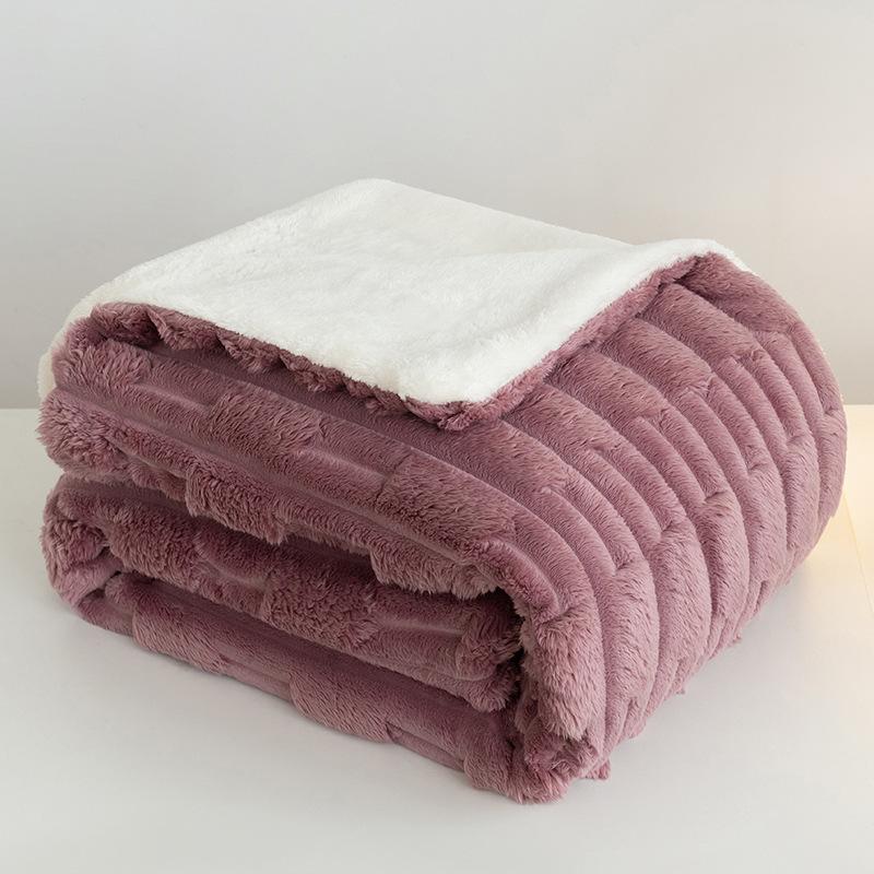 All Seasons Flannel Nap Air Conditioner Blanket Soft and Comfortable Double-layer Imitation Fur Arctic Velvet Blanket