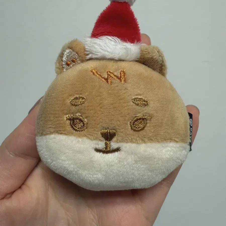 

Я продаю брелок Day6 23 Klcon