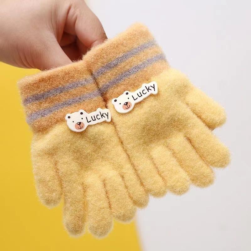 Children's new winter gloves little girl cute cartoon warm full finger gloves boys and girls thickened finger cots