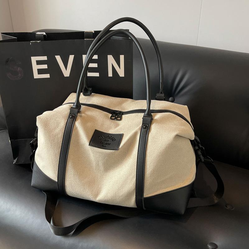 

Short trip bag Women s lightweight fitness bag New business trip large-capacity storage bag Going out commuter duffel bag чорний