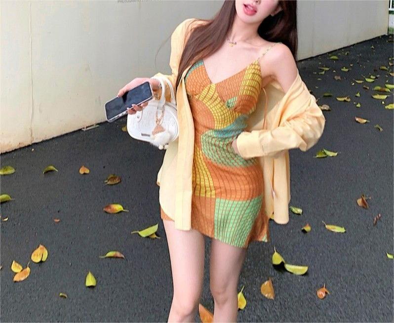 Pure desire retro vacation style suspender skirt children's summer new V-neck irregular cycle contrasting color printing dress