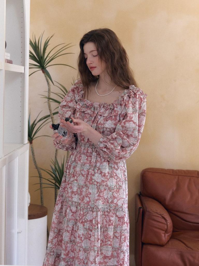 FABRICSEOUL Flower Can Off Shoulder Long Dress_Pink