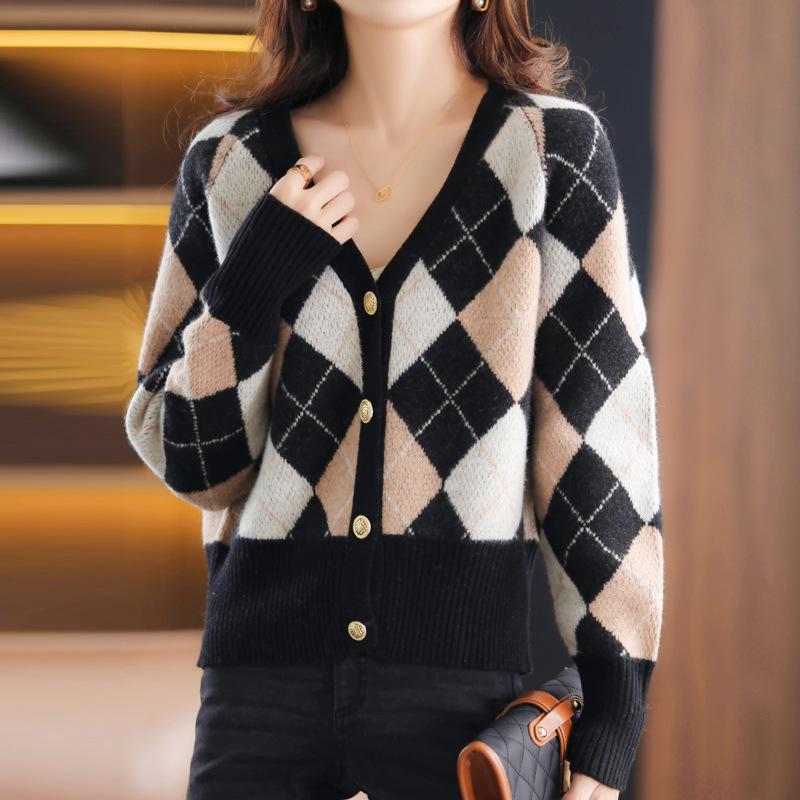 2025 Women's V-Neck Pure Wool Knit Cardigan – Autumn/Winter, Diamond Patchwork, Casual & Warm Sweater Coat