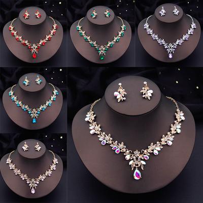 Luxusní módní soupravy náhrdelníků pro ženy Visací náušnice Princezna límec Dvoudílná sada Nevěsta Šperky Svatební Svatební doplňky