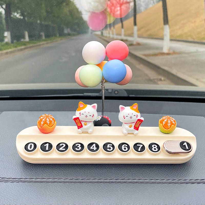 Dočasná parkovací cedule Šťastná kočka: Skrytá SPZ pro auto