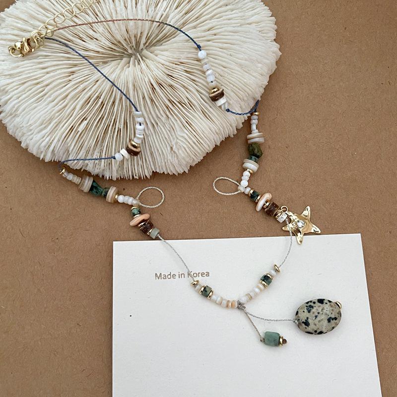 Hand-Woven Natural Stone Pendant Necklace - Light Luxury Choker